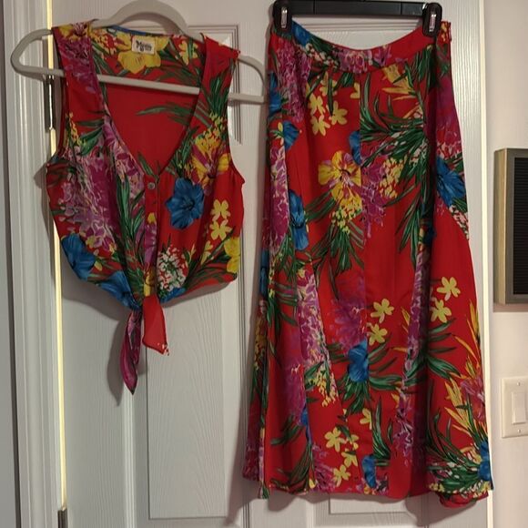 BRAND NEW - Show Me Your Mumu Skirt Set - Red Floral Hawaiian Set - Medium - Picture 1 of 7